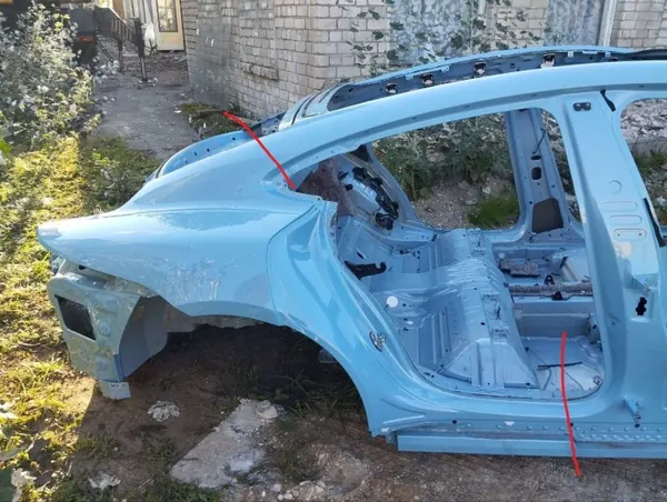 Porsche Taycan 4S 2022 Taka Oikea Kulmapaneeli OEM 228397 image 2
