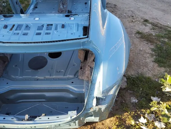 Porsche Taycan 4S 2022 Taka Oikea Kulmapaneeli OEM 228397 image 3