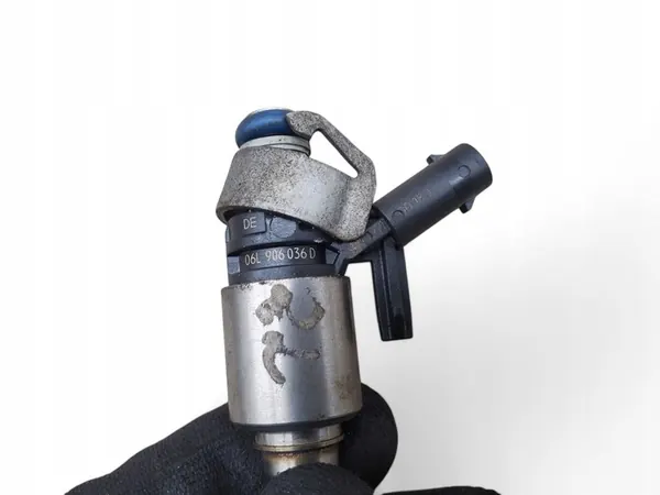 Iniettore carburante Audi A4 S4 B8 2013 OEM 06L906036D image 5