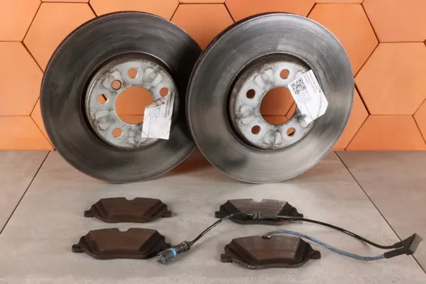 Discos y pastillas delanteros BMW OEM 6891079 image 3