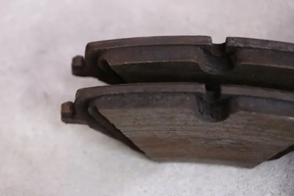 Discos y pastillas delanteros BMW OEM 6891079 image 6