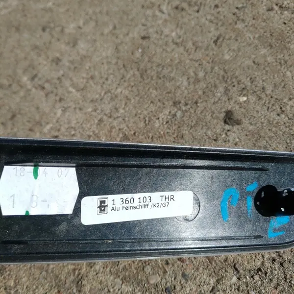BMW E60 E61 Moldura Puerta Trasera Derecha OEM 1360103 image 5