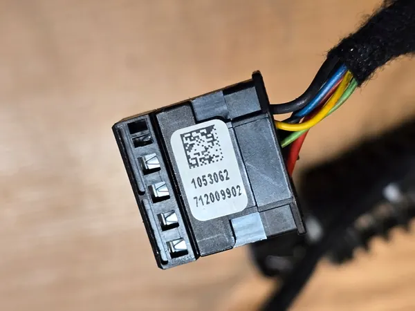 BMW 7 F01 Bagagelucka Lyftstöd Höger Vänster 7120099 7120098 image 6