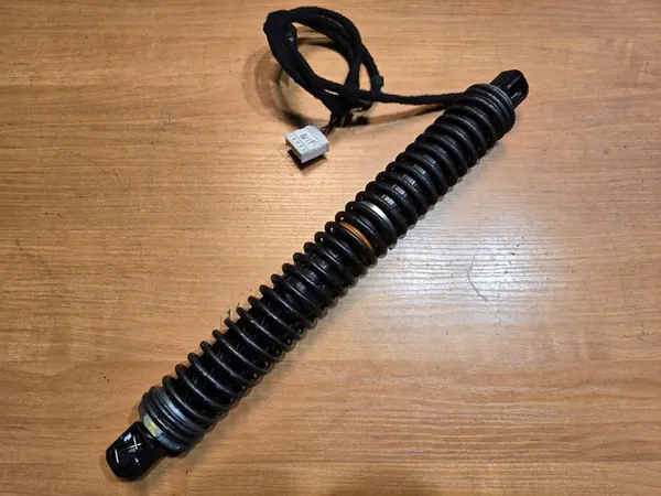 BMW 7 F01 Bagagelucka Lyftstöd Höger Vänster 7120099 7120098 image 7