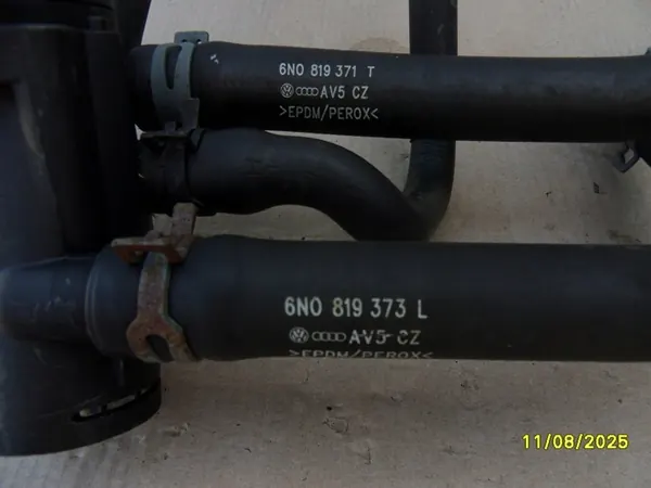 Carcasa de termostato Volkswagen OE 032121111BB image 3