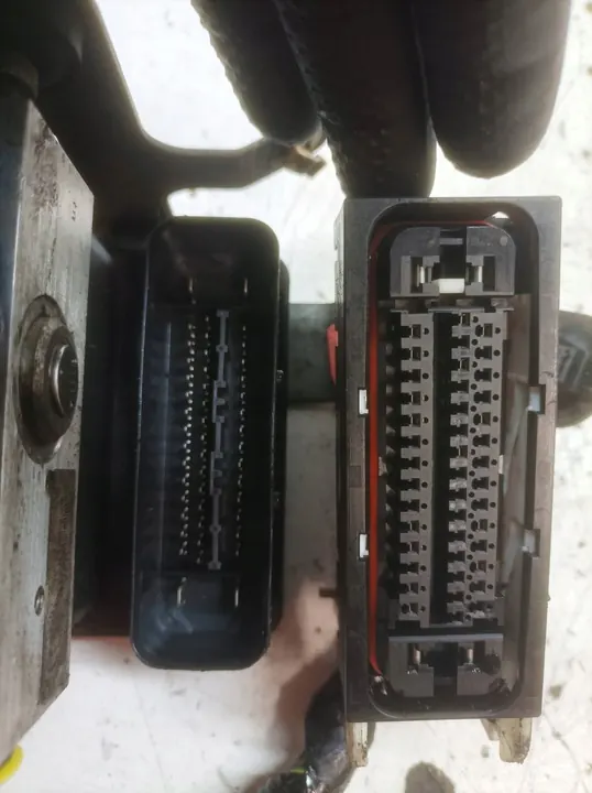 Pompe ABS Mitsubishi Outlander II (2005-2013) 4670A457 image 5