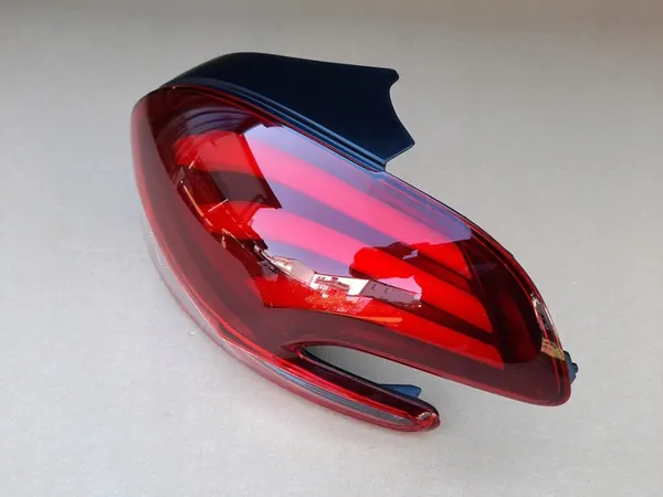 Lámpara Trasera Derecha Peugeot 208 Original OEM image 3