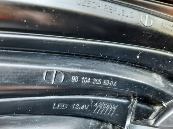 Lámpara Trasera Derecha Peugeot 208 Original OEM image 5