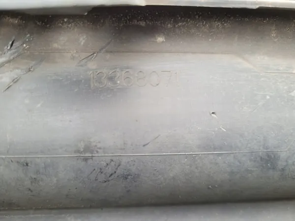 Opel Astra J takapuskurin diffuusori OEM 13368071 image 4