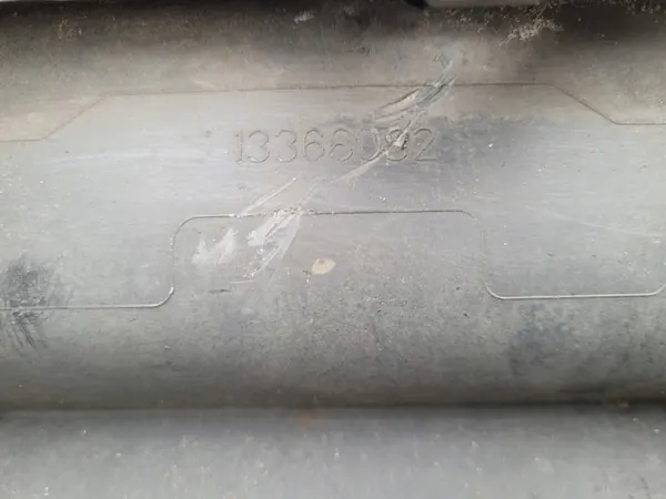 Opel Astra J takapuskurin diffuusori OEM 13368071 image 5