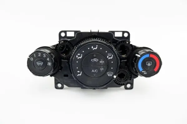Ilmastointipaneeli OEM 8A6118549 Ford Fiesta MK7:lle image 2