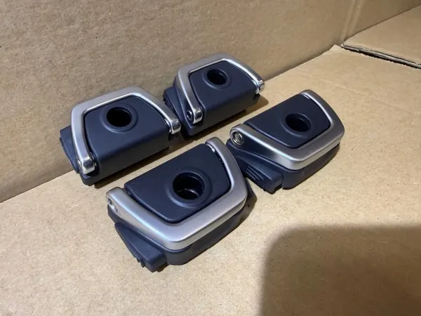 Audi A6 C8 Avant bagagegaller krok OEM 4M0863539 image 4