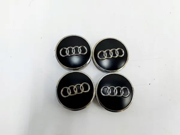 Enjoliveur Audi OEM 8W0601170 - État Utilisé image 2