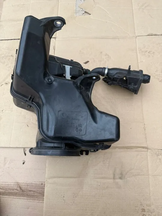 Réservoir AdBlue VW Caddy avec Entrée 2K5131877C image 2