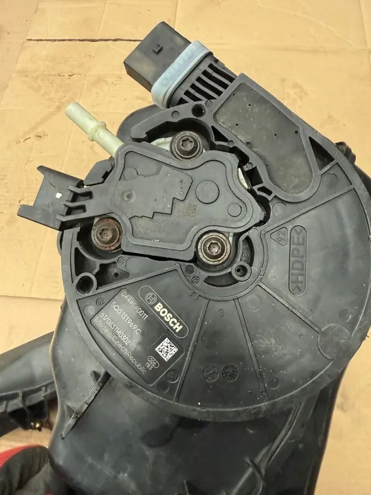 Réservoir AdBlue VW Caddy avec Entrée 2K5131877C image 5