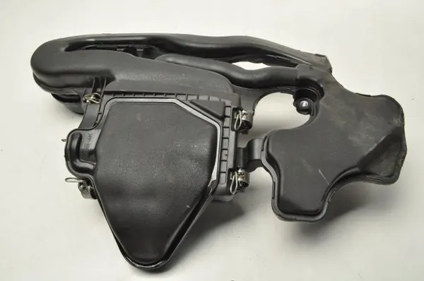 Peugeot 108 Luftfilterhus OEM 17720-0Q010 image 2