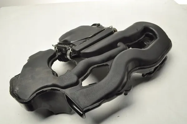 Peugeot 108 Luftfilterhus OEM 17720-0Q010 image 3