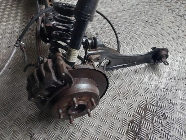 I30 bakaxelbalk och glidare - Hyundai OEM image 3