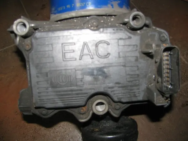 Mercedes Actros MP4 Luchtdroogerventiel - Gebruikt OEM-onderdeel image 3