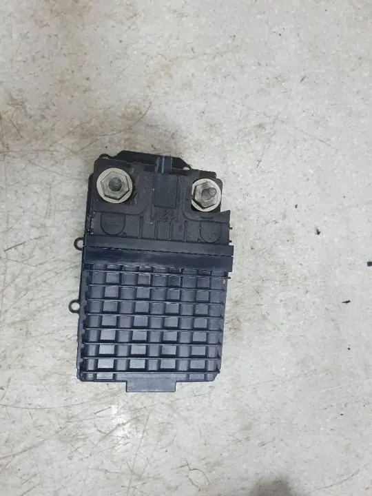 Audi OEM 8W0915101A Apuakku 11Ah Käytetty image 5