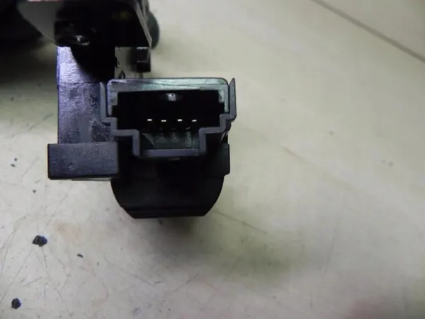 Stängningsplatta OEM 90502EY med mjuk stängning Nissan Qashqai image 3