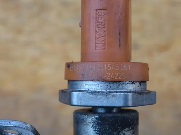 AUDI RS3 8P TTRS 8J RSQ3 8U 2.5 TFSI Rampe d'injection Capteur 07K133317K image 10