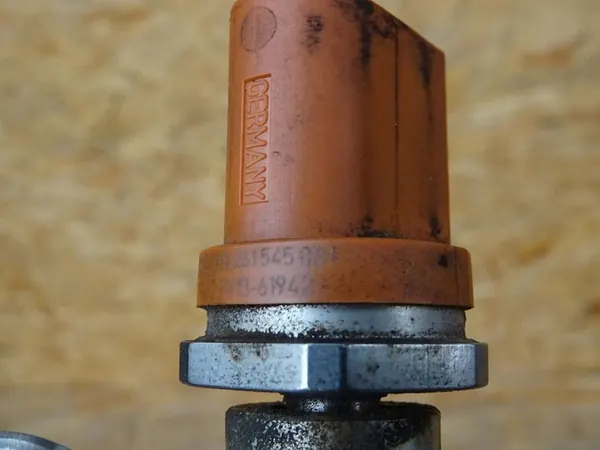 AUDI RS3 8P TTRS 8J RSQ3 8U 2.5 TFSI Rampe d'injection Capteur 07K133317K image 5