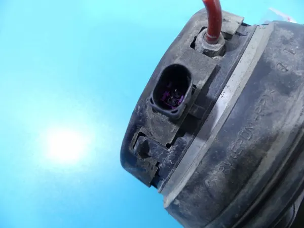 Taka vasen ilmajousi OEM 97033353332 Porsche Panamera image 3