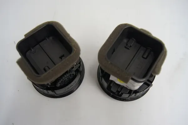 Audi A3 8V instrumentpanel ventilationsgall OEM QBG 8V0820901A image 3