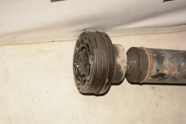 Drivaxel BMW 5 TOURING (E39) 2.5L diesel image 2