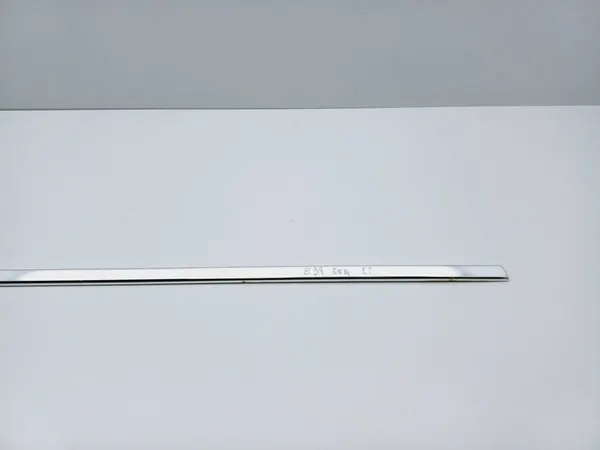 Garniture de fenêtre arrière droite Chrome BMW 5 E39 Touring DRC87657 image 3