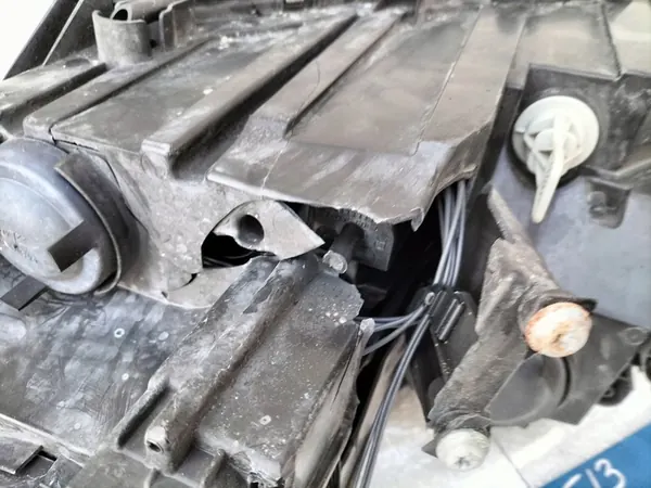 Farol Direito VW Sharan 10- OEM 7N1941006C image 10