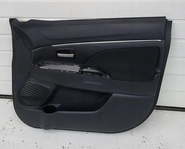 Mitsubishi ASX Garniture de Porte Avant Droite image 3