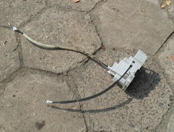 Rechte hintere Türschloss Fiat Bravo II 51902607 image 3