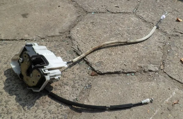 Rechte hintere Türschloss Fiat Bravo II 51902607 image 7