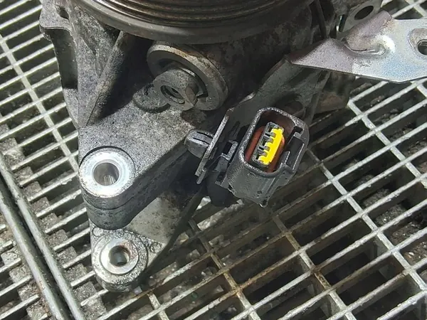 Compressore aria condizionata Subaru OE 73111FJ020 image 5