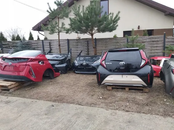 Toyota AYGO X BĘBNY TYŁ OEM bromstrummor bak image 5