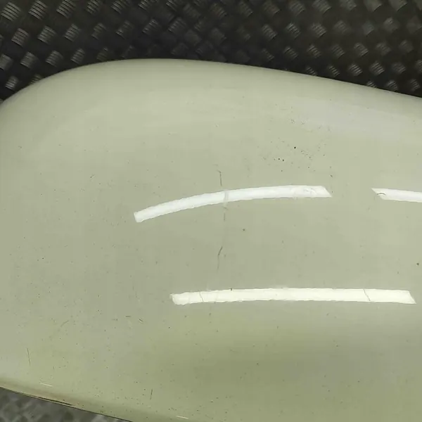 Parafuso Traseiro Esquerdo VW Beetle Cabrio 1.6L 1Y0821301 image 4