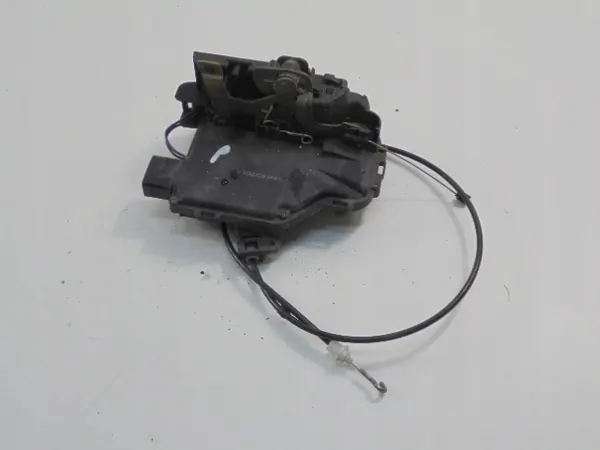 AUDI TT I 8N Framhöger Dörrlås 9-Pin 8N1837016 image 2