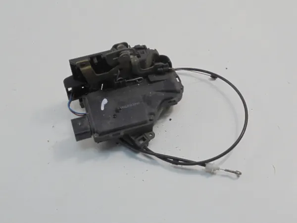 AUDI TT I 8N Framhöger Dörrlås 9-Pin 8N1837016 image 3