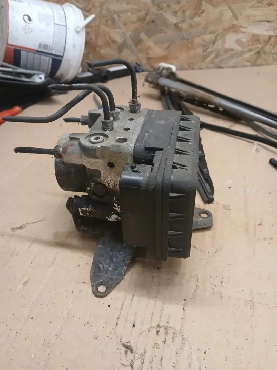 Suzuki OE ABS-pumpun ohjain OEM 56100-76J0 image 2