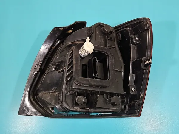 Luz Trasera Izquierda - VW Polo V 6R 09- HB image 3