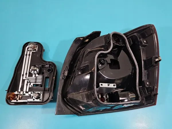 Luz Trasera Izquierda - VW Polo V 6R 09- HB image 5