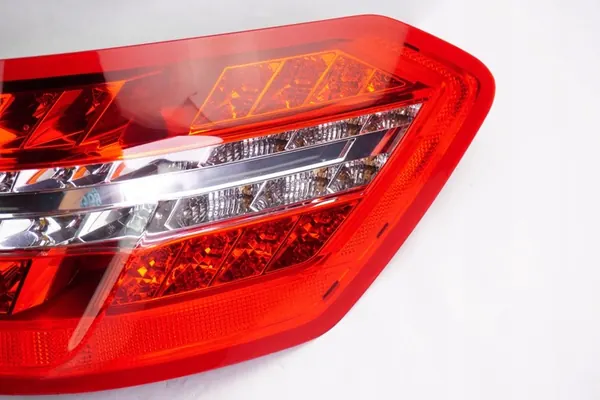 Rechter Achterlicht Mercedes W212 A2128201264 image 4