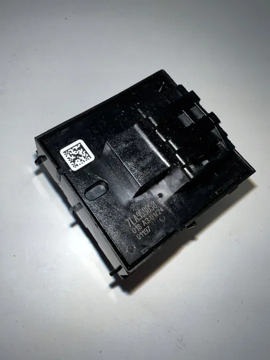 VW MULTIVAN T7 Ikkunakytkin 7LA959858A image 3