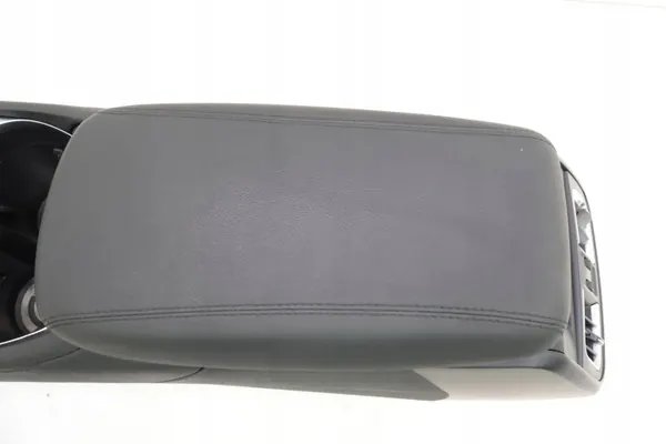Maserati Grecale GT middenconsole armsteun OEM 1274738625 image 9