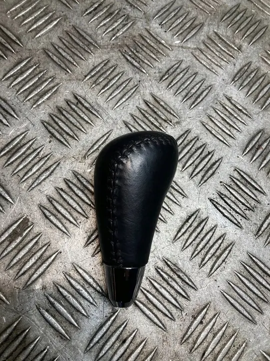 Chrysler 300 - 300C Gear Shift Knob image 2