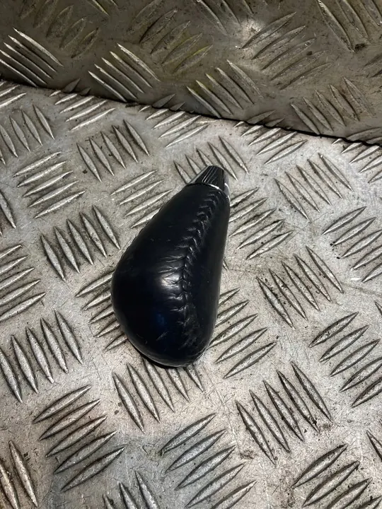 Chrysler 300 - 300C Gear Shift Knob image 3