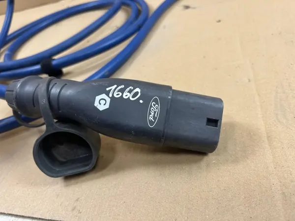 Câble de charge EV Ford Mustang Mach-E OEM MAM80697 image 3