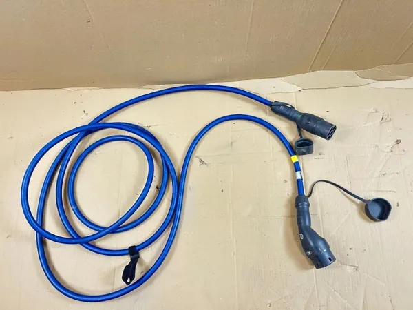 Câble de charge EV Ford Mustang Mach-E OEM MAM80697 image 4